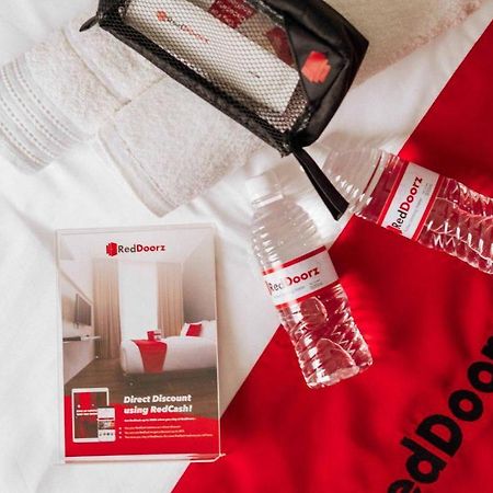 Reddoorz Apartment @ Sentul Tower Μπογκόρ Εξωτερικό φωτογραφία