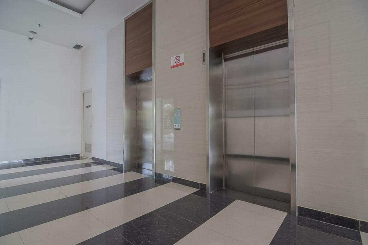Reddoorz Apartment @ Sentul Tower Μπογκόρ Εξωτερικό φωτογραφία